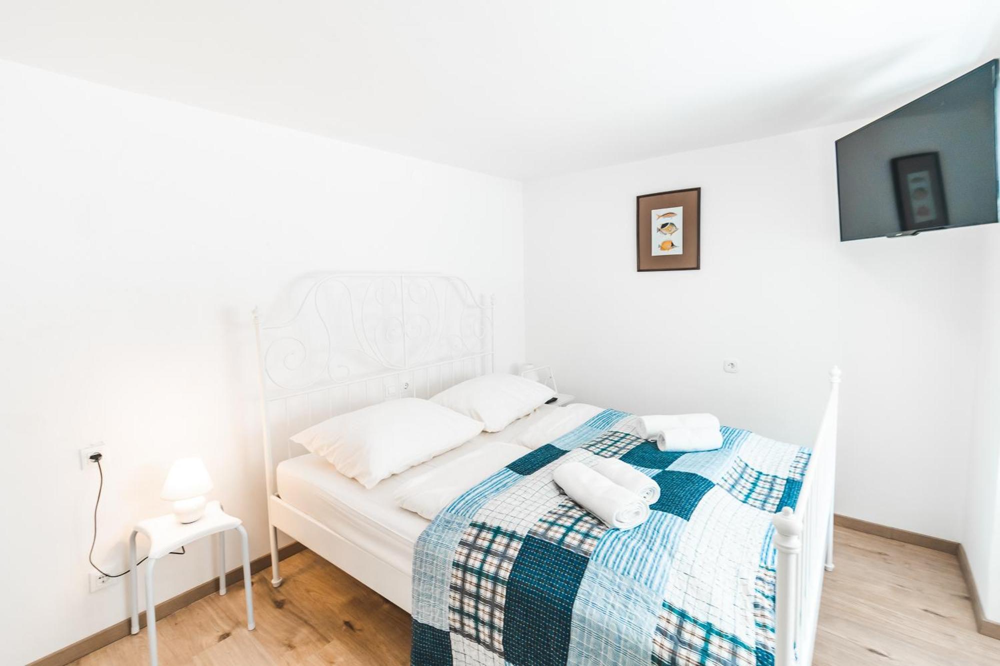 Kat-Y Terrace With Excellent View Apartment Пиран Екстериор снимка